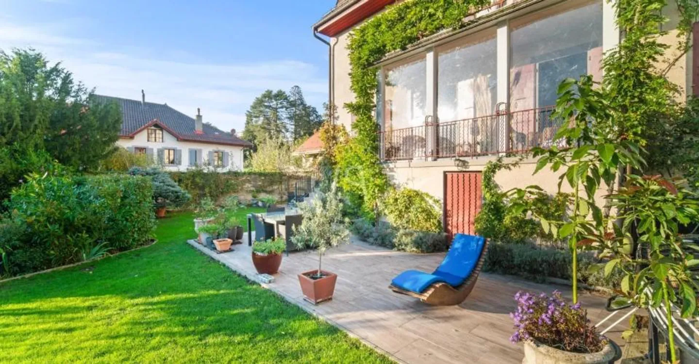 Beautiful renovated winegrower's house in the heart of St-Légier - Photo 1 of 13