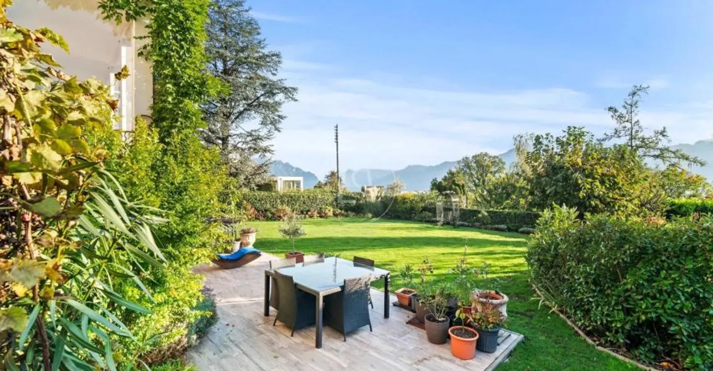 Beautiful renovated winegrower's house in the heart of St-Légier - Photo 4 of 13