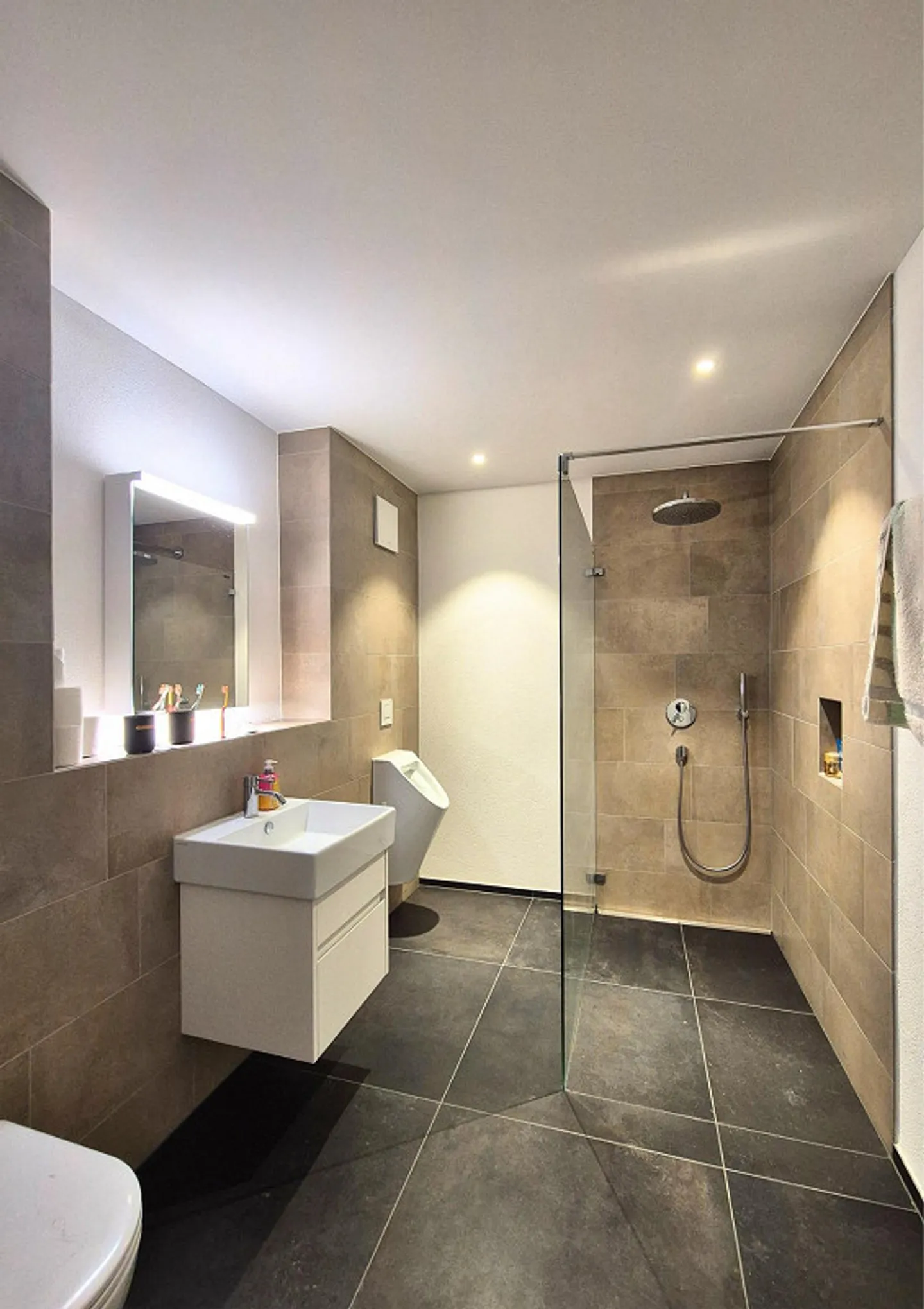 2.5 Room Apartment - Photo 4 of 6