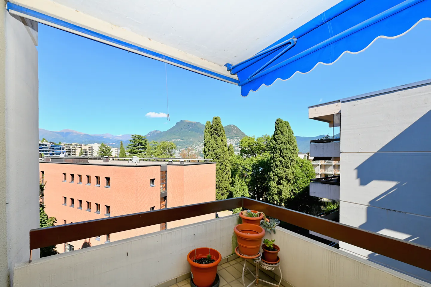 Spazioso Appartamento con Grande Terrazza in Posizione Centrale - Foto 11 di 16