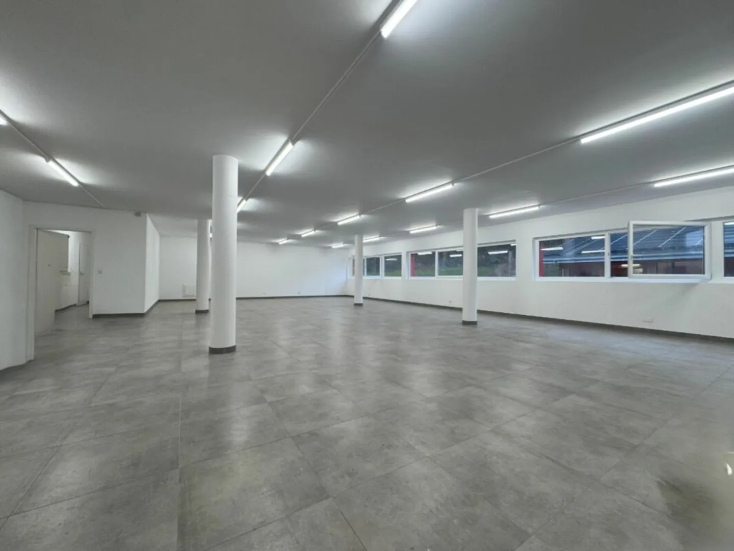 Commercial/Office 1.5 rooms 156.35 m2 in Puidoux-Gare - Photo 1 of 21
