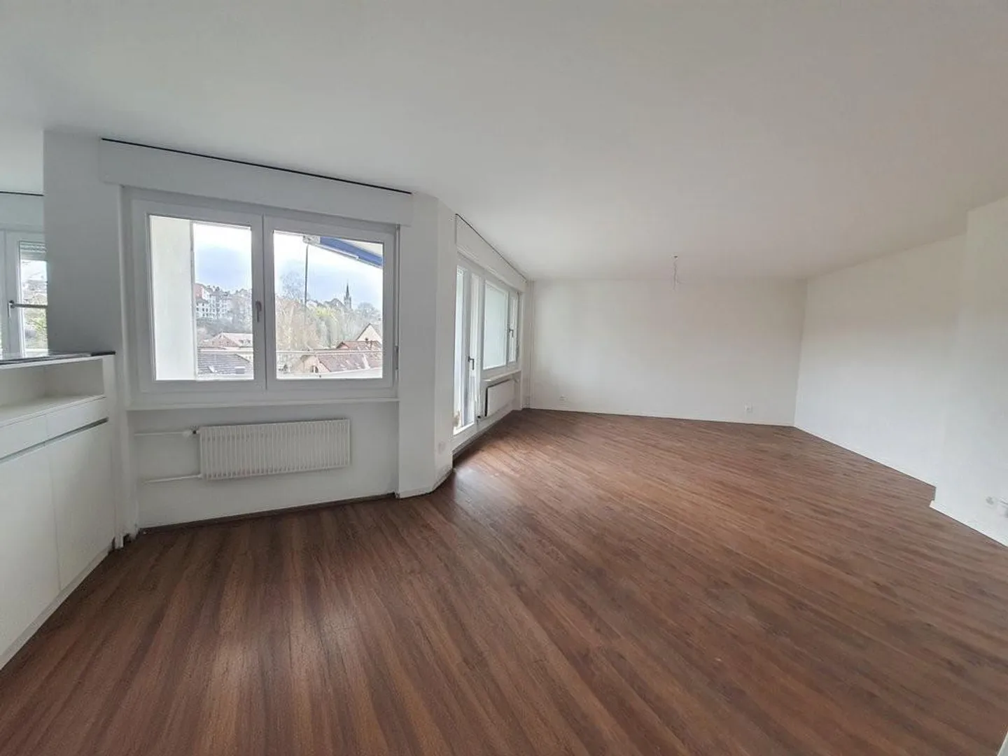 Appartamento moderno di 5 stanze in una posizione da sogno in affitto - Foto 2 di 11