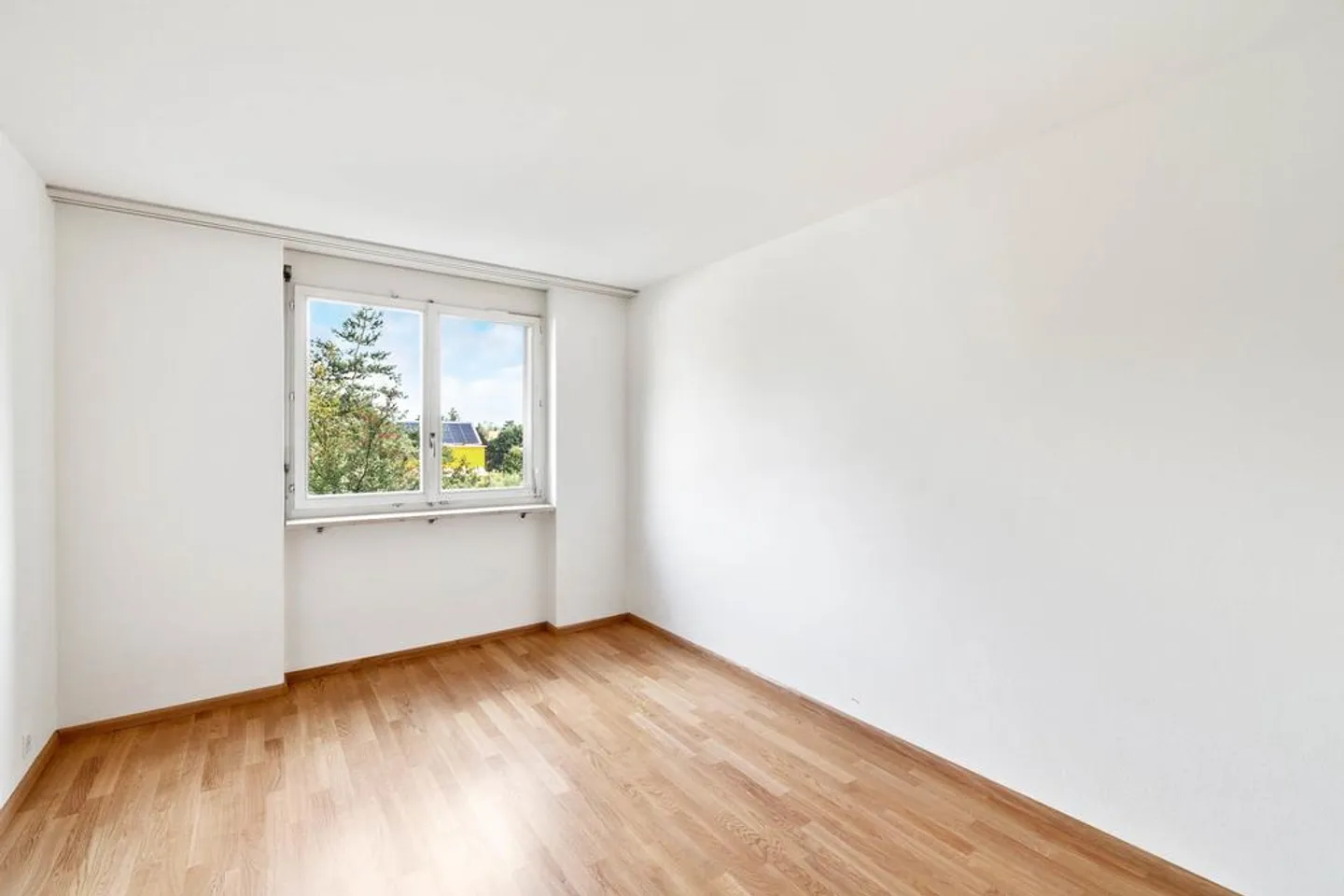 Appartement rénové de 4,5 pièces avec balcon ! - Photo 5 sur 12