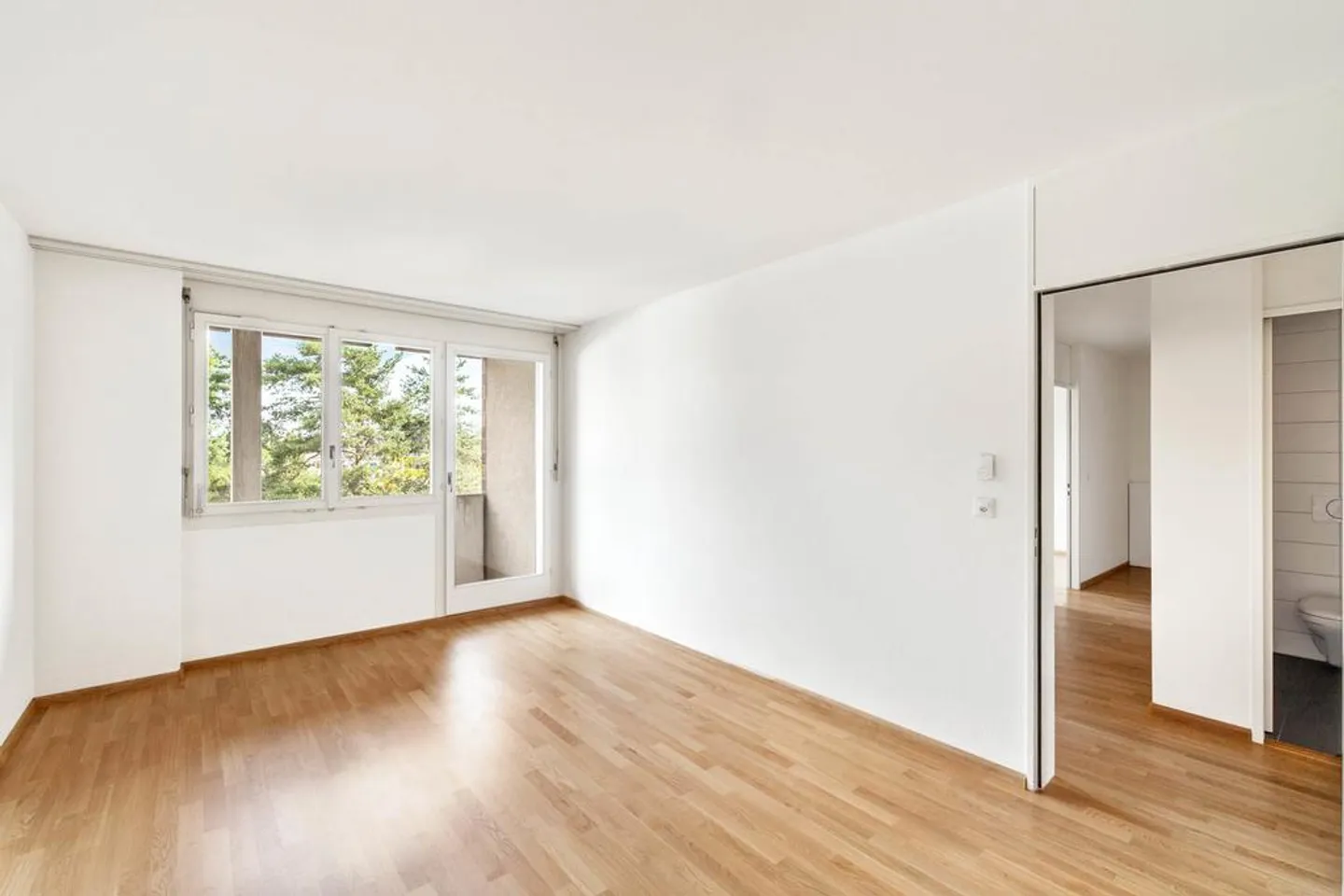 Appartement rénové de 4,5 pièces avec balcon ! - Photo 6 sur 12