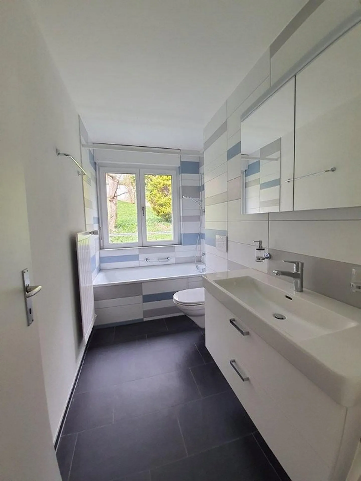 Appartamento moderno di 5 stanze in una posizione da sogno in affitto - Foto 7 di 11