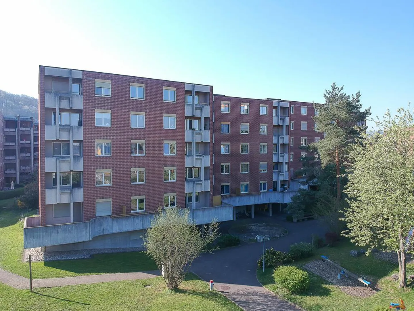 Appartement rénové de 4,5 pièces avec balcon ! - Photo 11 sur 12