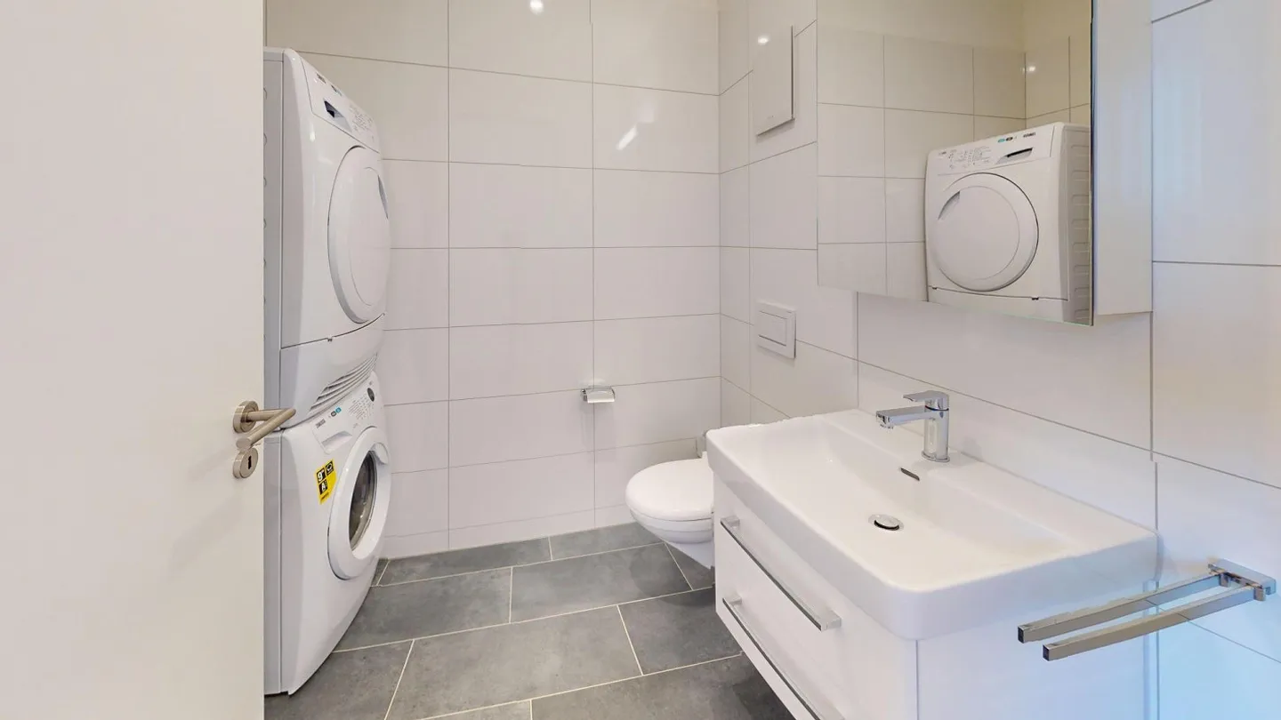 Appartement moderne de 3,5 pièces avec deux terrasses sur le toit - Photo 6 sur 7