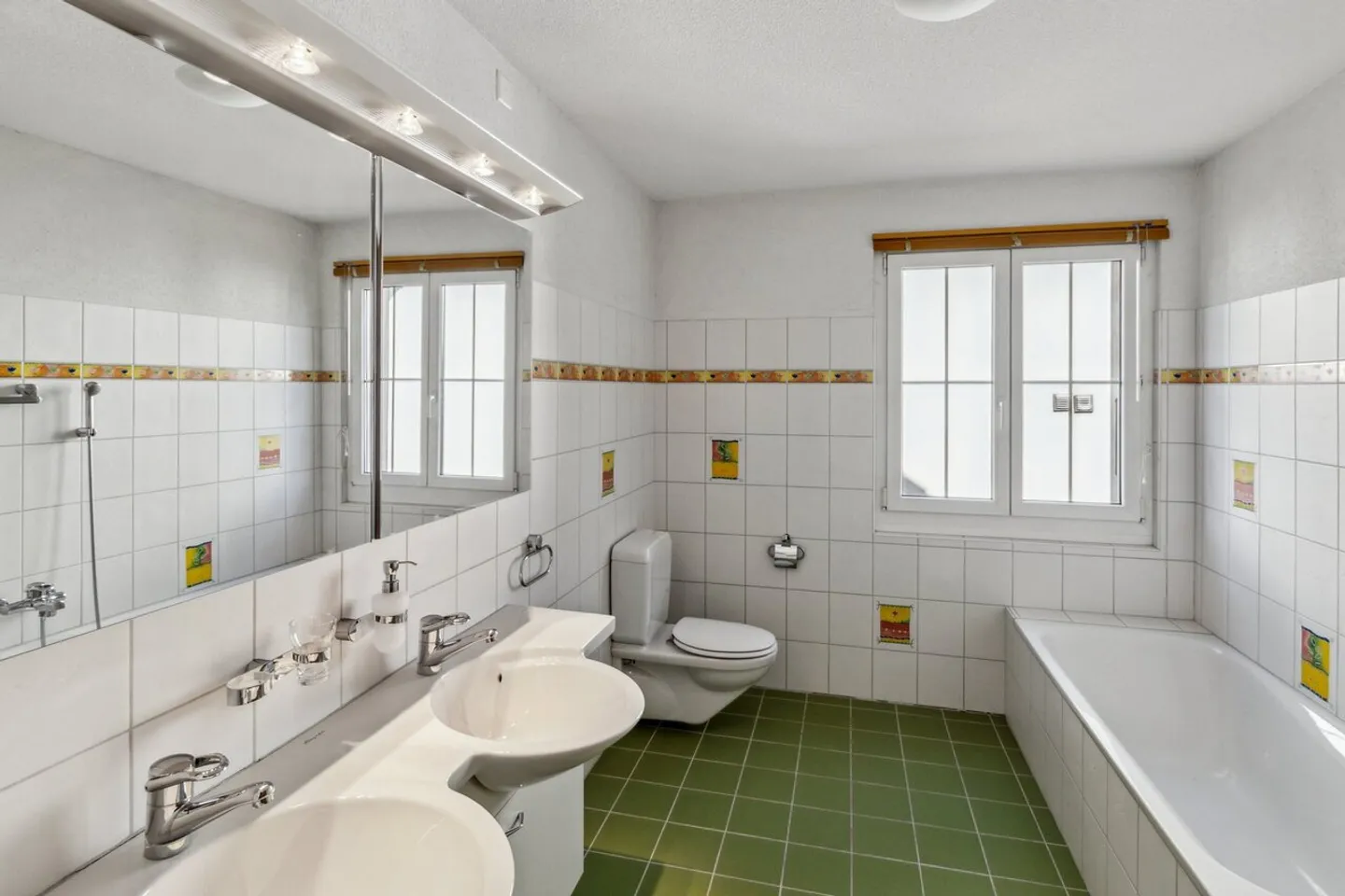 Maison attrayante à deux familles avec beaucoup d'espace - Photo 9 sur 13