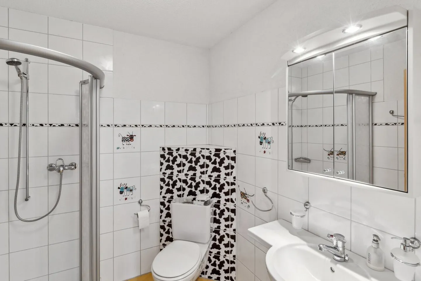 Maison attrayante à deux familles avec beaucoup d'espace - Photo 10 sur 13