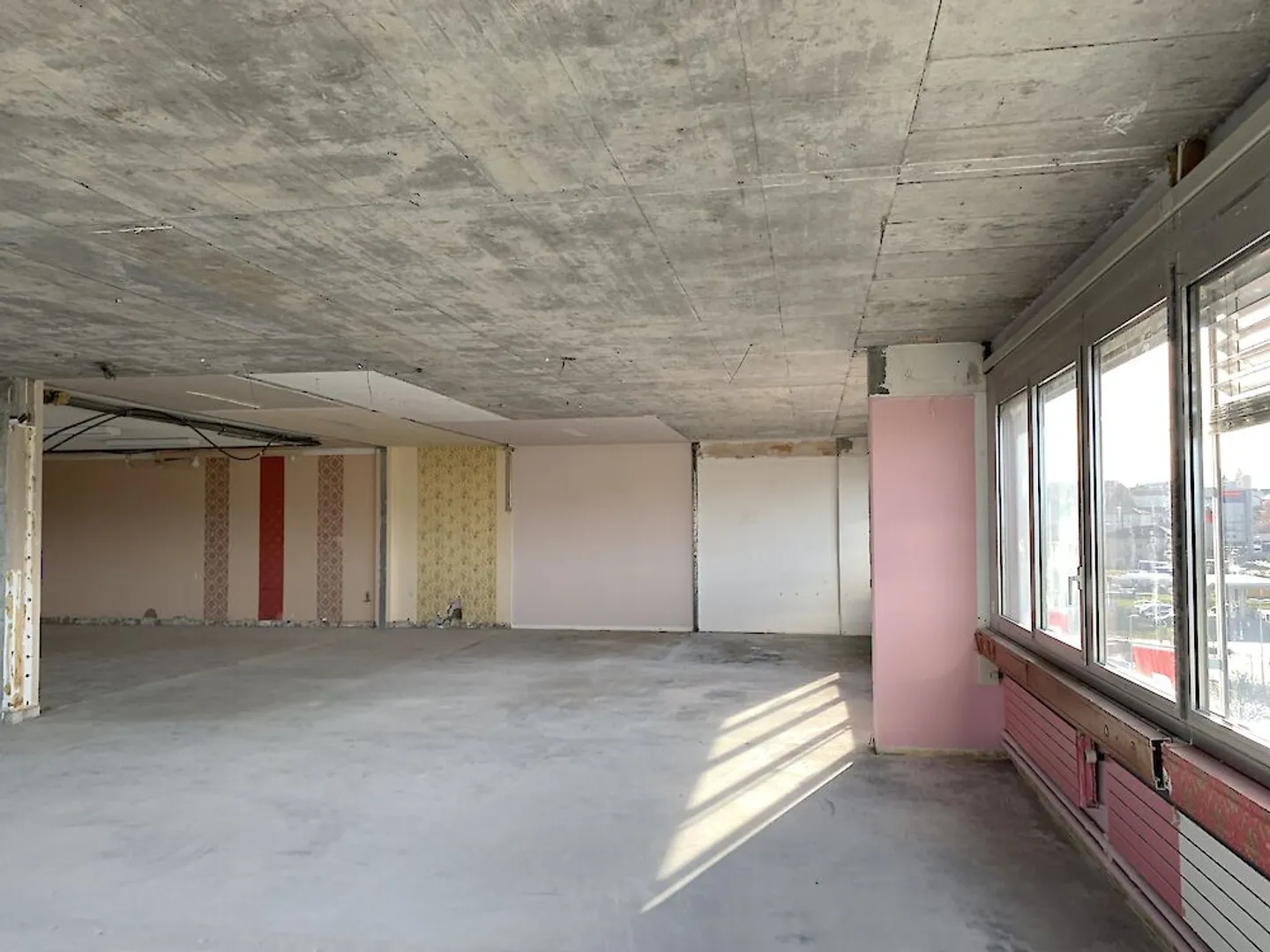 Geräumiges und helles Lokal an der Warpelstrasse in Düdingen - Foto 11 von 13