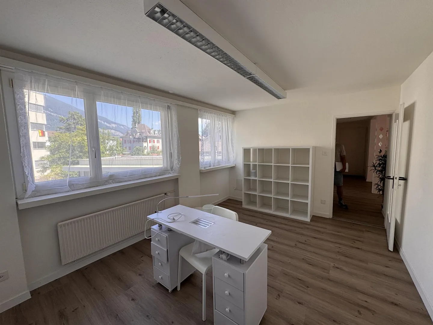 Office for rent in the city center - Photo 10 of 12