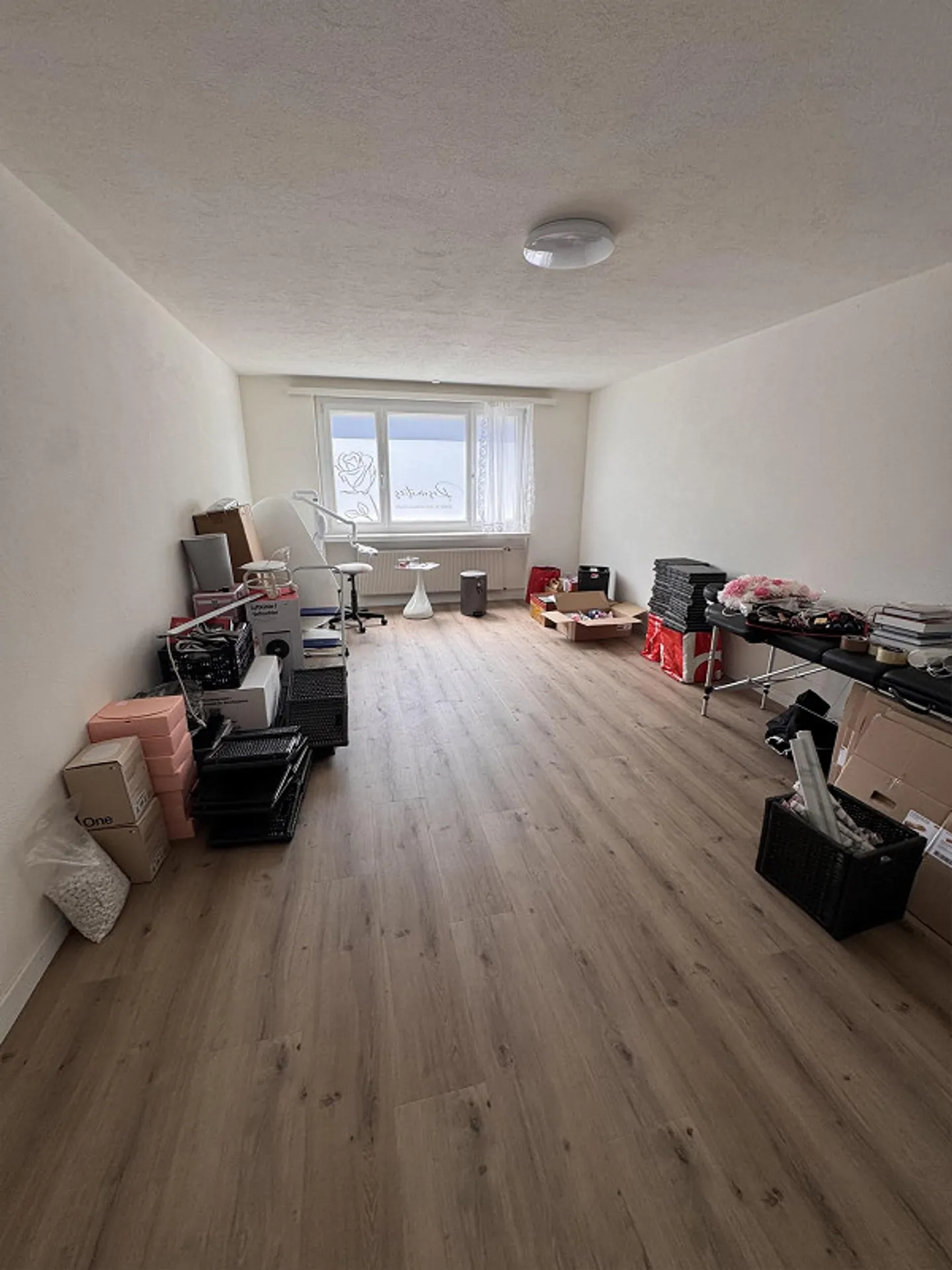 Office for rent in the city center - Photo 7 of 12