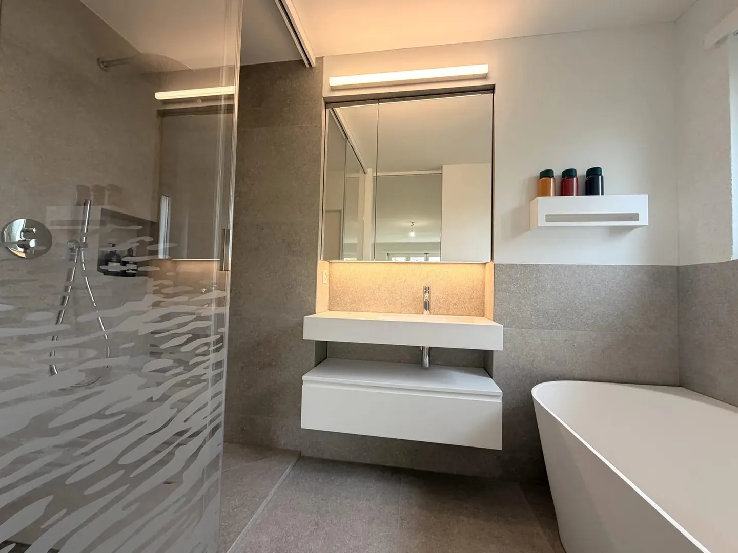 Modernes 6-Zimmer-Apartment in Widen - Foto 8 von 9
