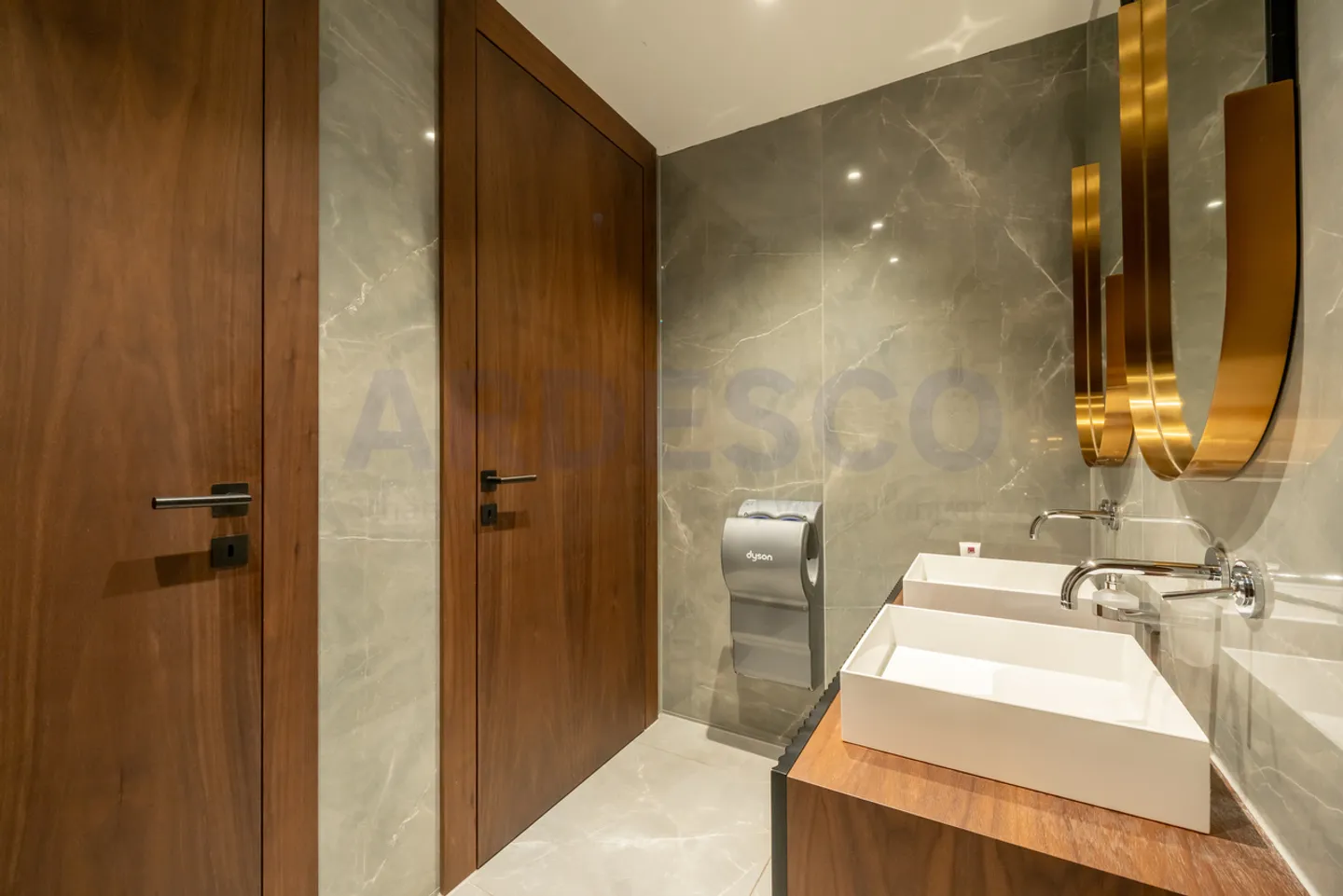 Conception d'un emplacement d'entreprise moderne - Photo 3 sur 9