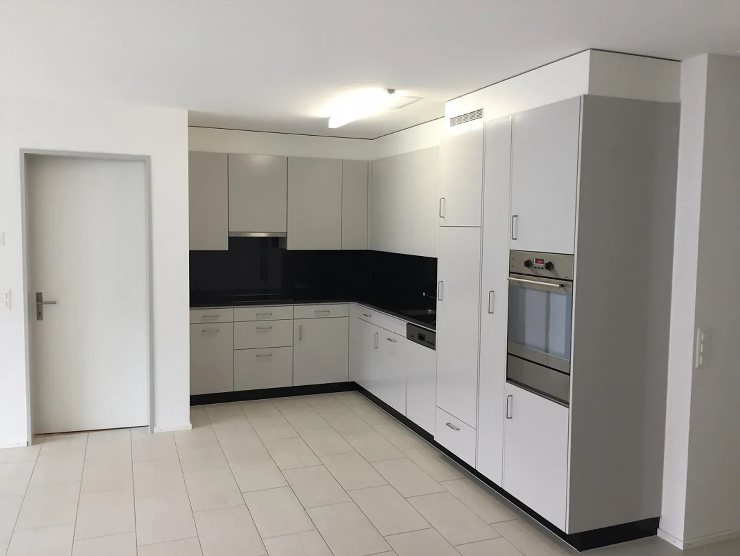 Schöne 3.5-Zi-Parterre-Wohnung in der Bündner Herrschaft - Foto 2 von 9