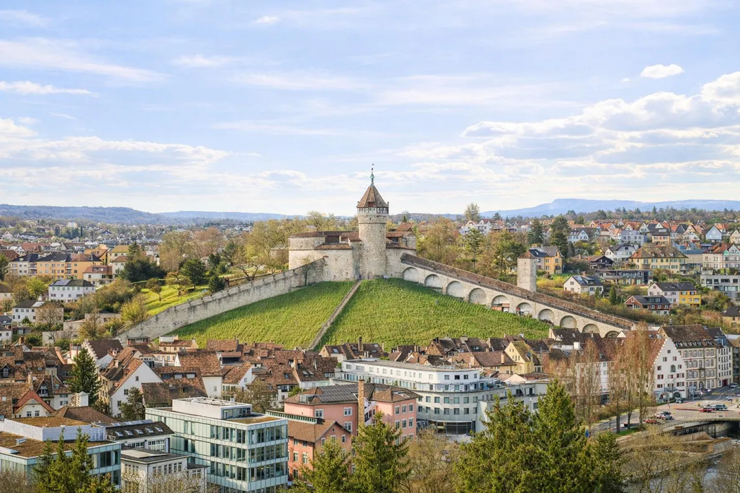 Helle Attika-Wohnung mit Stadtblick - Foto 2 von 14