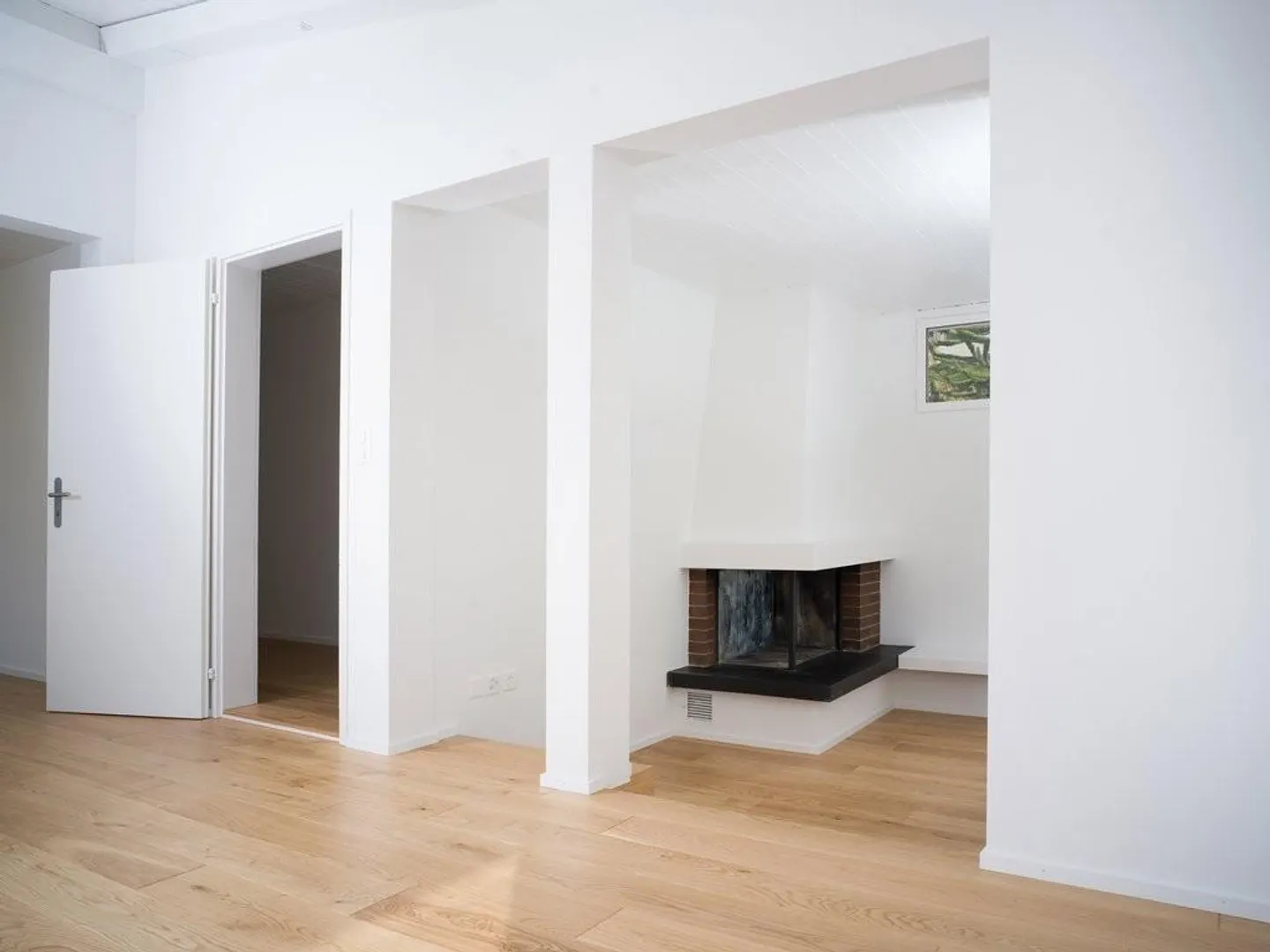 Freshly renovated 4.5-room single-family house with stunning lake view - Photo 6 of 12