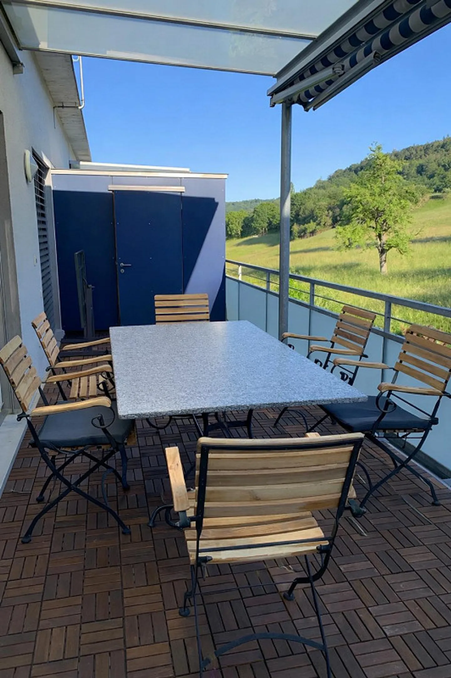 Helle Attika-Wohnung mit Stadtblick - Foto 12 von 14