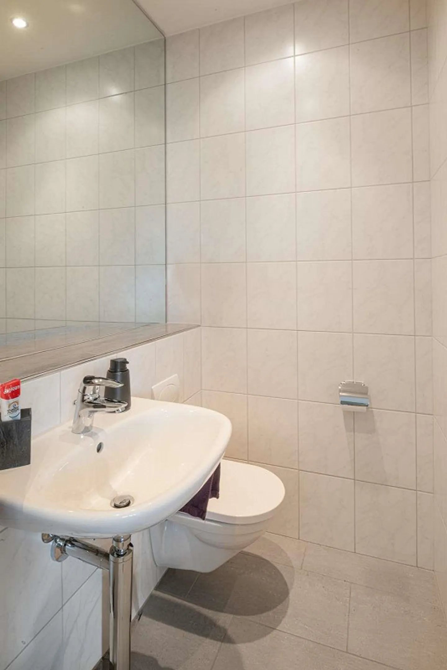 Helle Attika-Wohnung mit Stadtblick - Foto 9 von 14