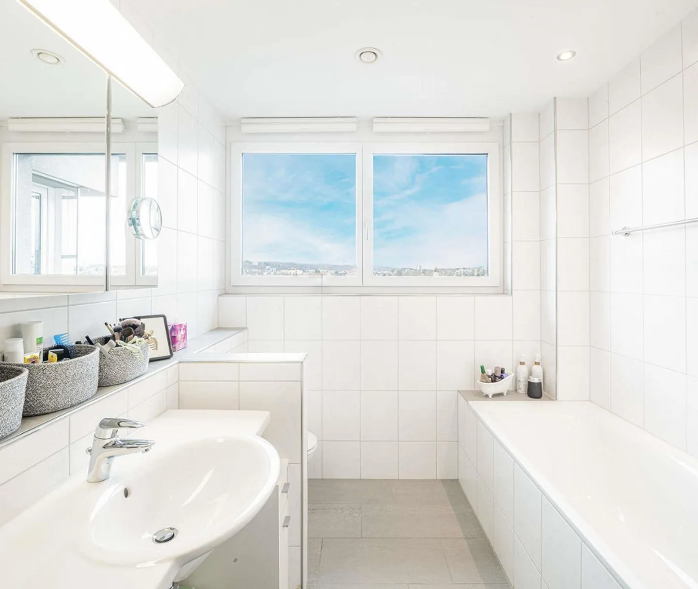 Helle Attika-Wohnung mit Stadtblick - Foto 10 von 14