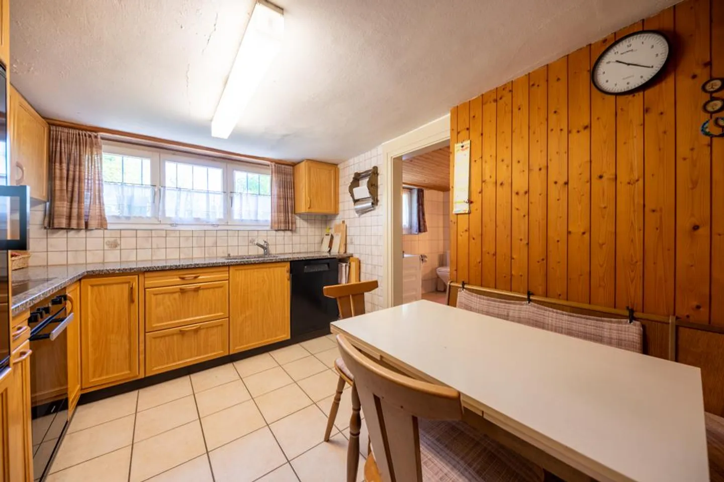 Timber House with Generous Plot - Expansion and New Construction Potential - Photo 3 of 9