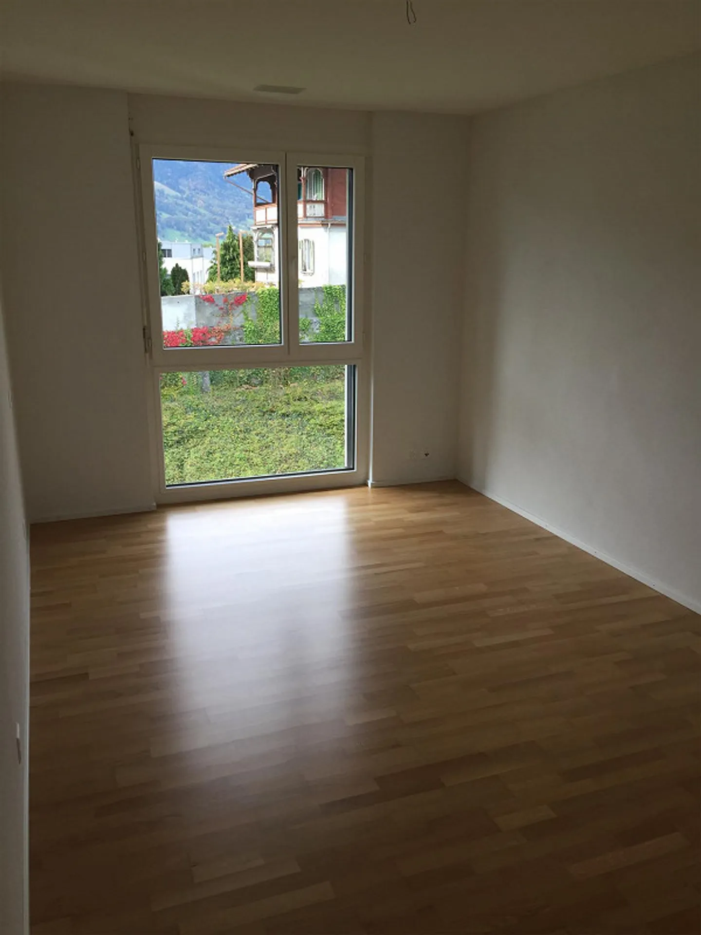 Schöne 3.5-Zi-Parterre-Wohnung in der Bündner Herrschaft - Foto 9 von 9