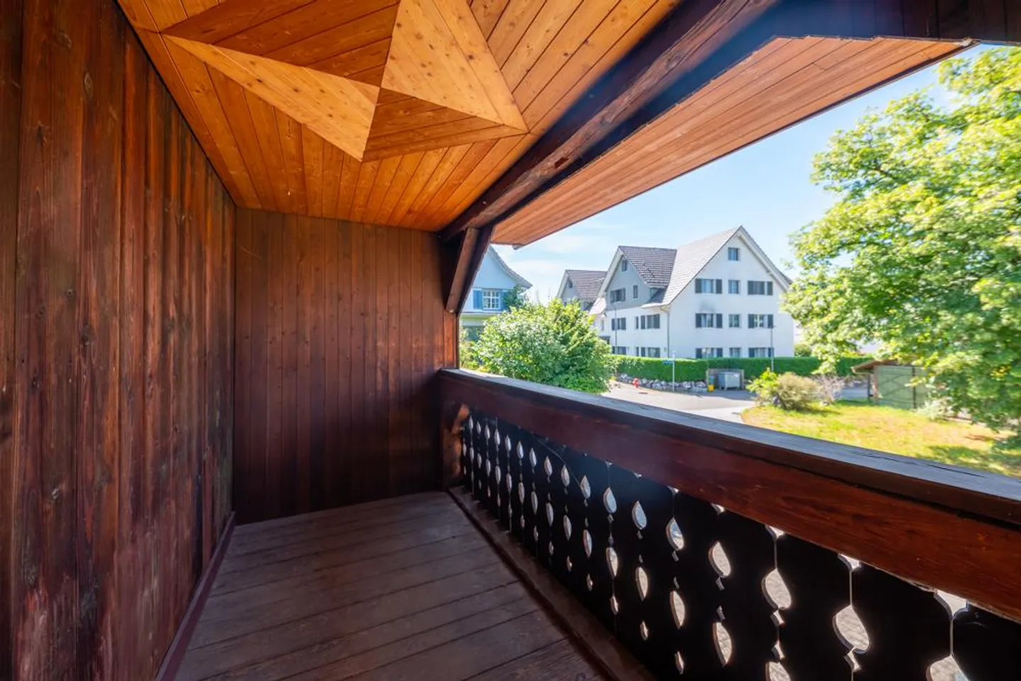 Timber House with Generous Plot - Expansion and New Construction Potential - Photo 6 of 9
