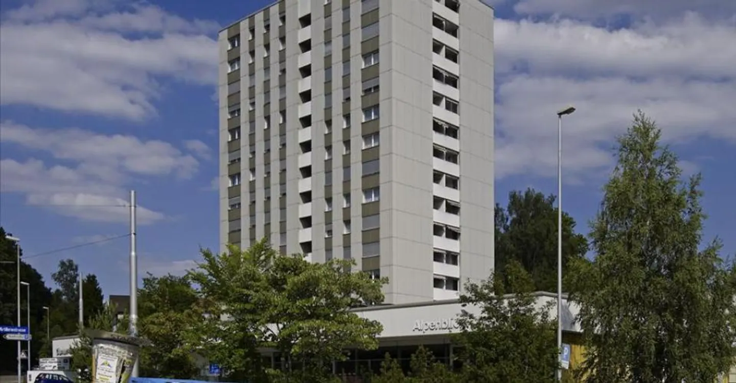 Commercial space for rent at the high-rise "Alpenblick" - Photo 1 of 2