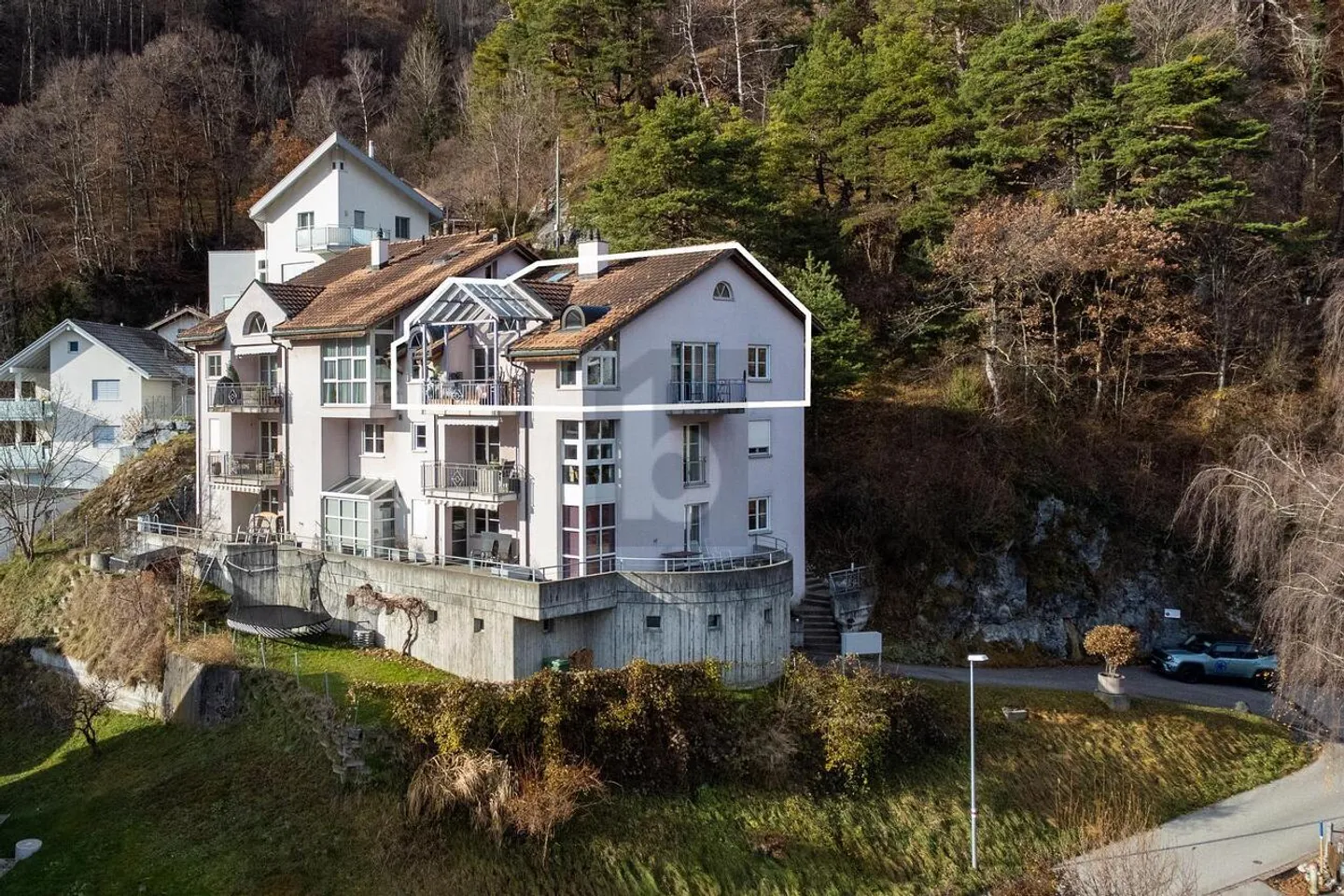 LIGHT-FLOODED WITH INCREDIBLE VIEW - Photo 5 of 6