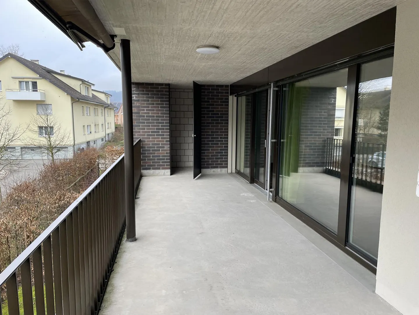 Zu vermieten an ruhiger und zentraler Lage in Windisch - Foto 1 von 6