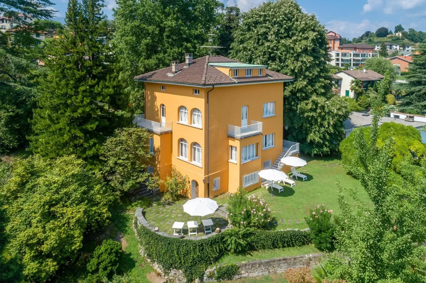 Noble villa - Collina d'Oro - Photo 3 of 11