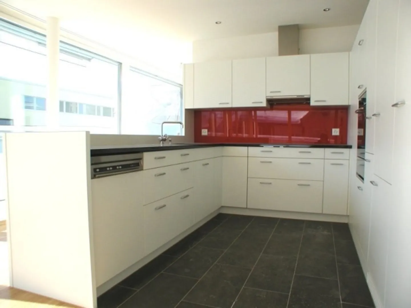 Welcome Home - Photo 4 of 8