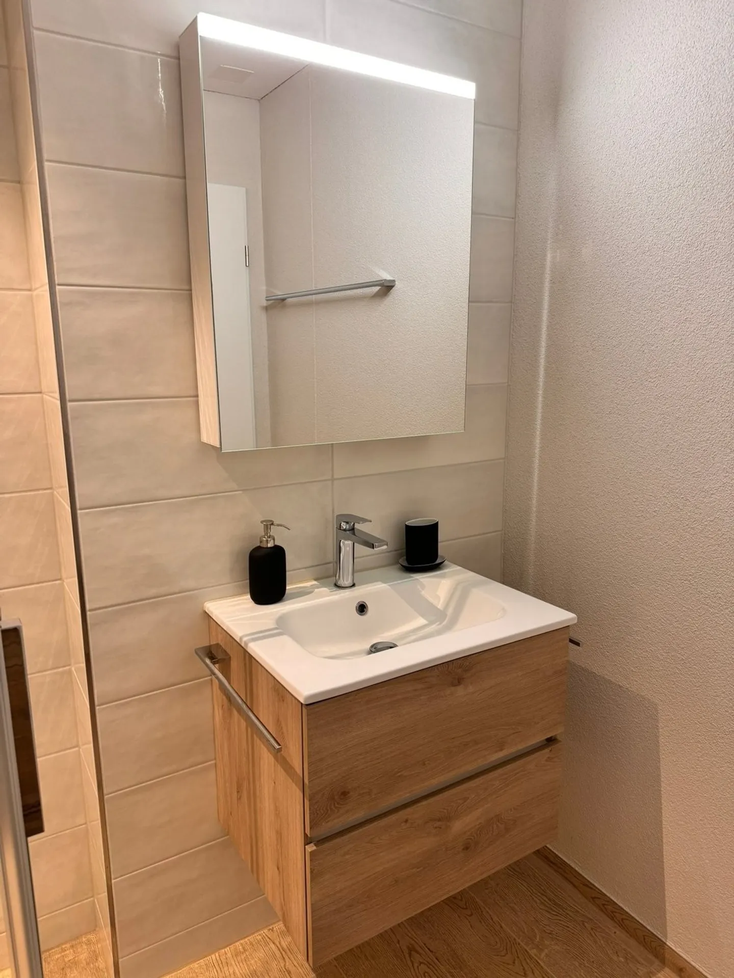 Moderne, entièrement meublée appartement 1.5 pièces – première occupation dans un nouveau bâtiment (2024) à Holderbank (AG) - Photo 11 sur 16