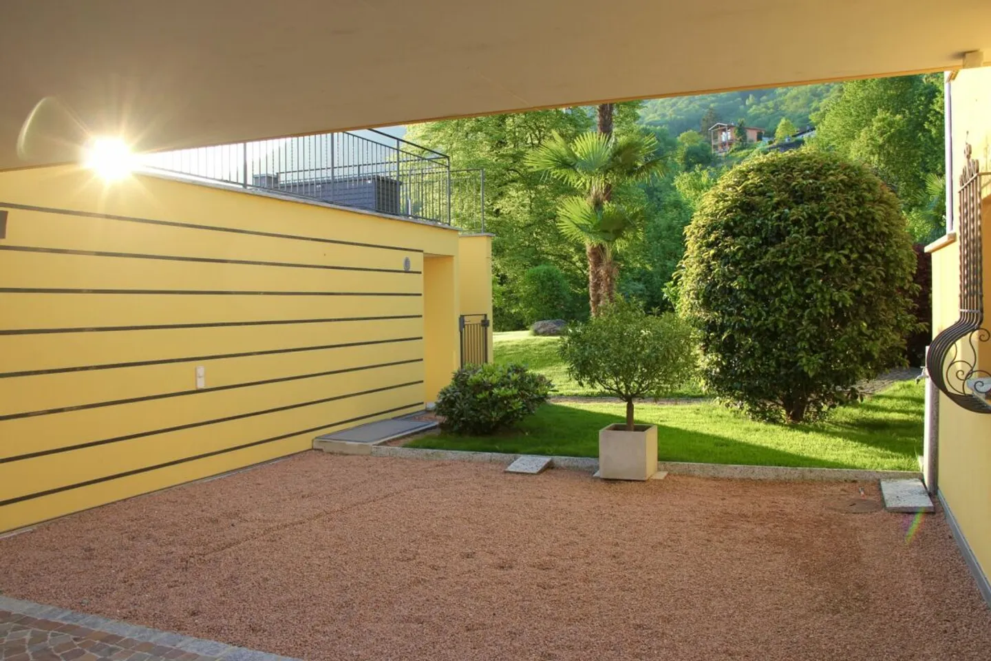 Villa in posizione soleggiata tutto l'anno con casa per gli ospiti separata e bellissimo terreno - in ottime condizioni! - Foto 50 di 56