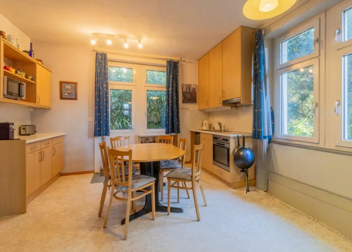 Charmantes Freistehendes Haus - Foto 2 von 12