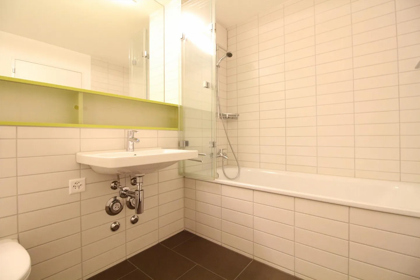 Stylish living in the best location in Solothurn - Photo 4 of 5