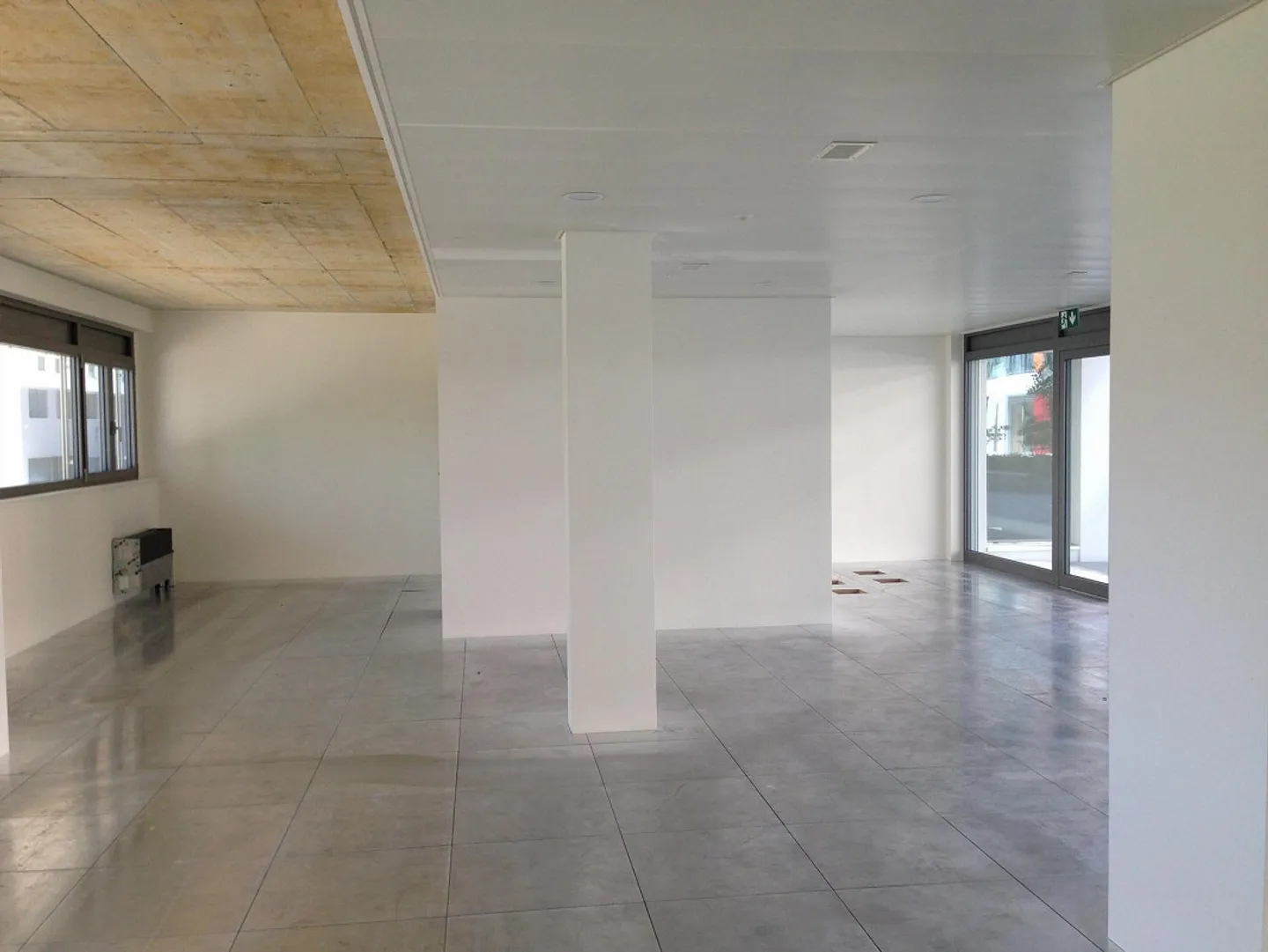 La tua futura arcade idealmente situata a Nyon - Foto 2 di 2