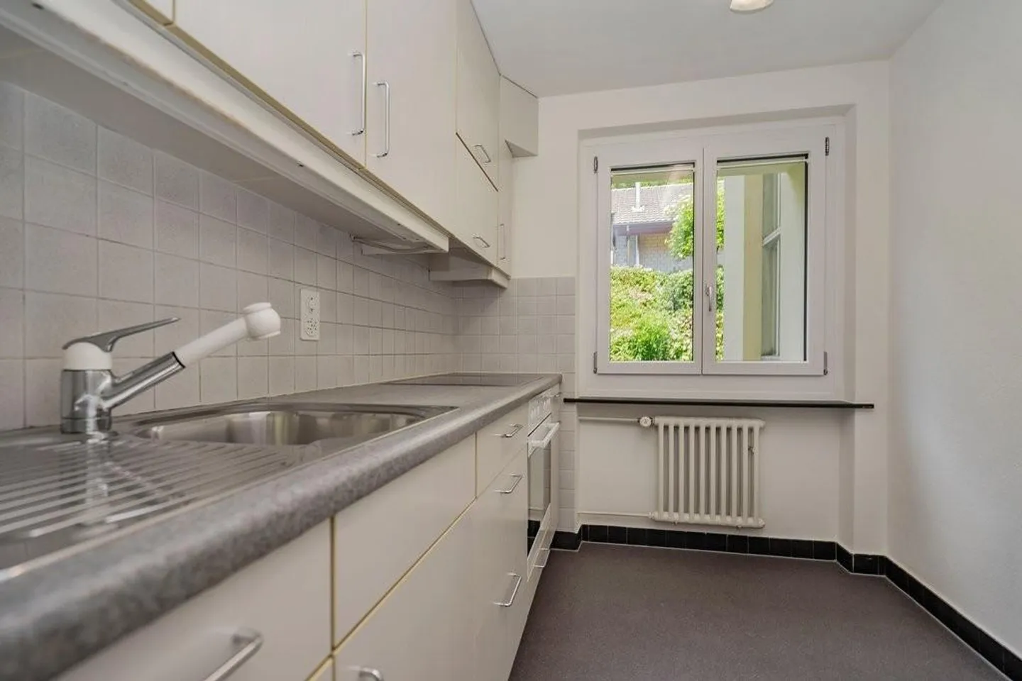 Bell'appartamento in una posizione soleggiata e tranquilla - Foto 1 di 8