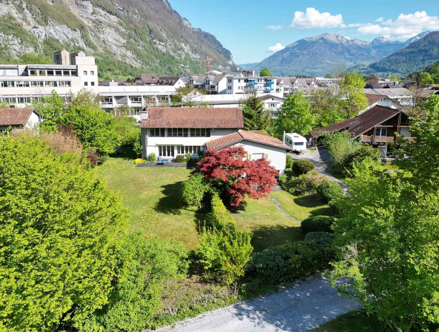 Maison individuelle avec jardin dans un emplacement familial à Netstal GL - Photo 1 sur 27