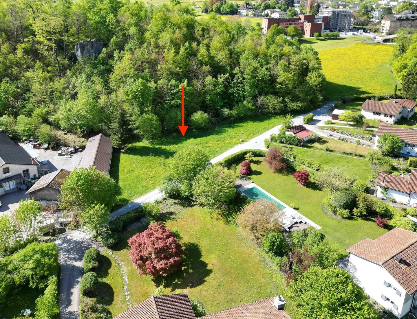 Terrain attractif dans un emplacement familial et calme à Netstal GL - Photo 1 sur 3
