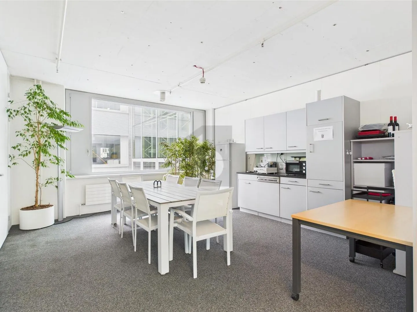 MODERN AND TOP LOCATION - Photo 5 of 6