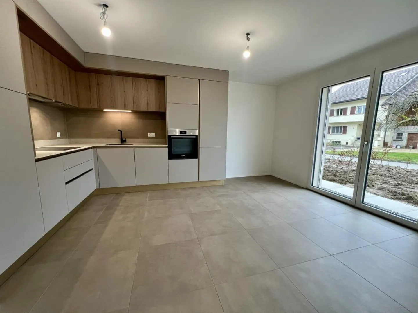 2.5 Room Apartment - Photo 1 of 13