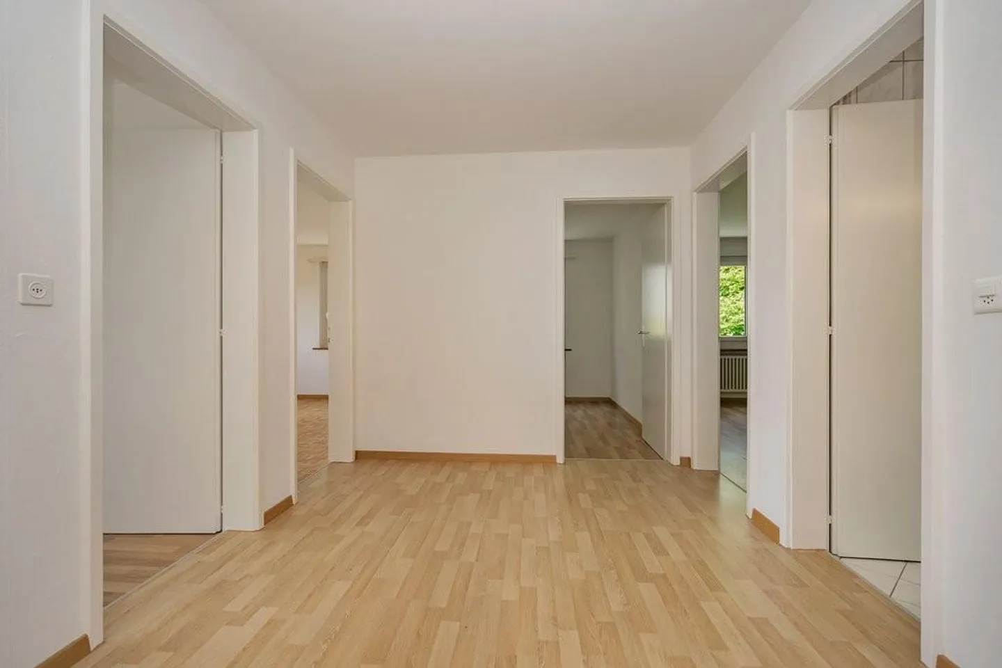 Bell'appartamento in una posizione soleggiata e tranquilla - Foto 2 di 8