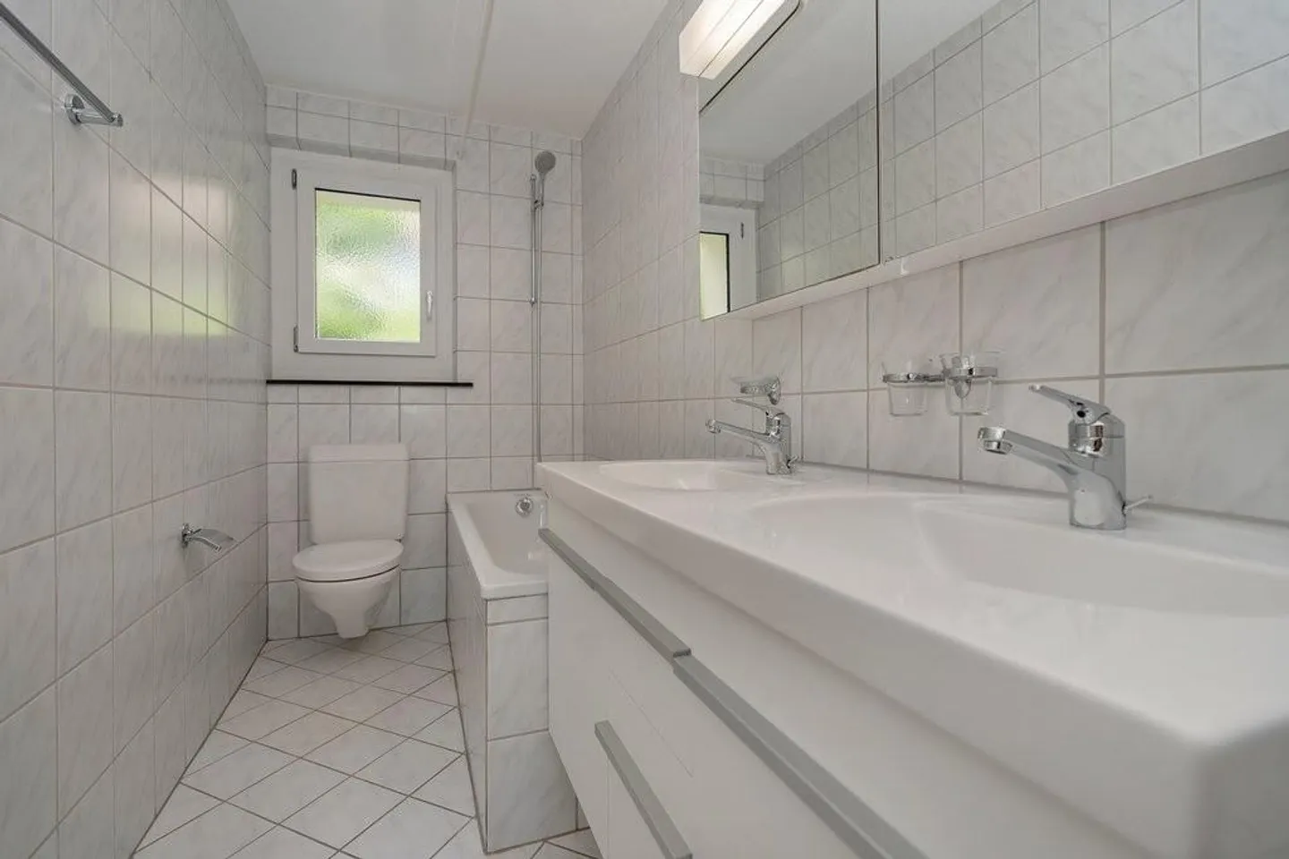 Bell'appartamento in una posizione soleggiata e tranquilla - Foto 3 di 8