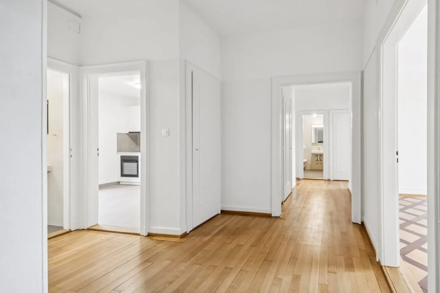 Appartement rénové avec vue - Photo 4 sur 11