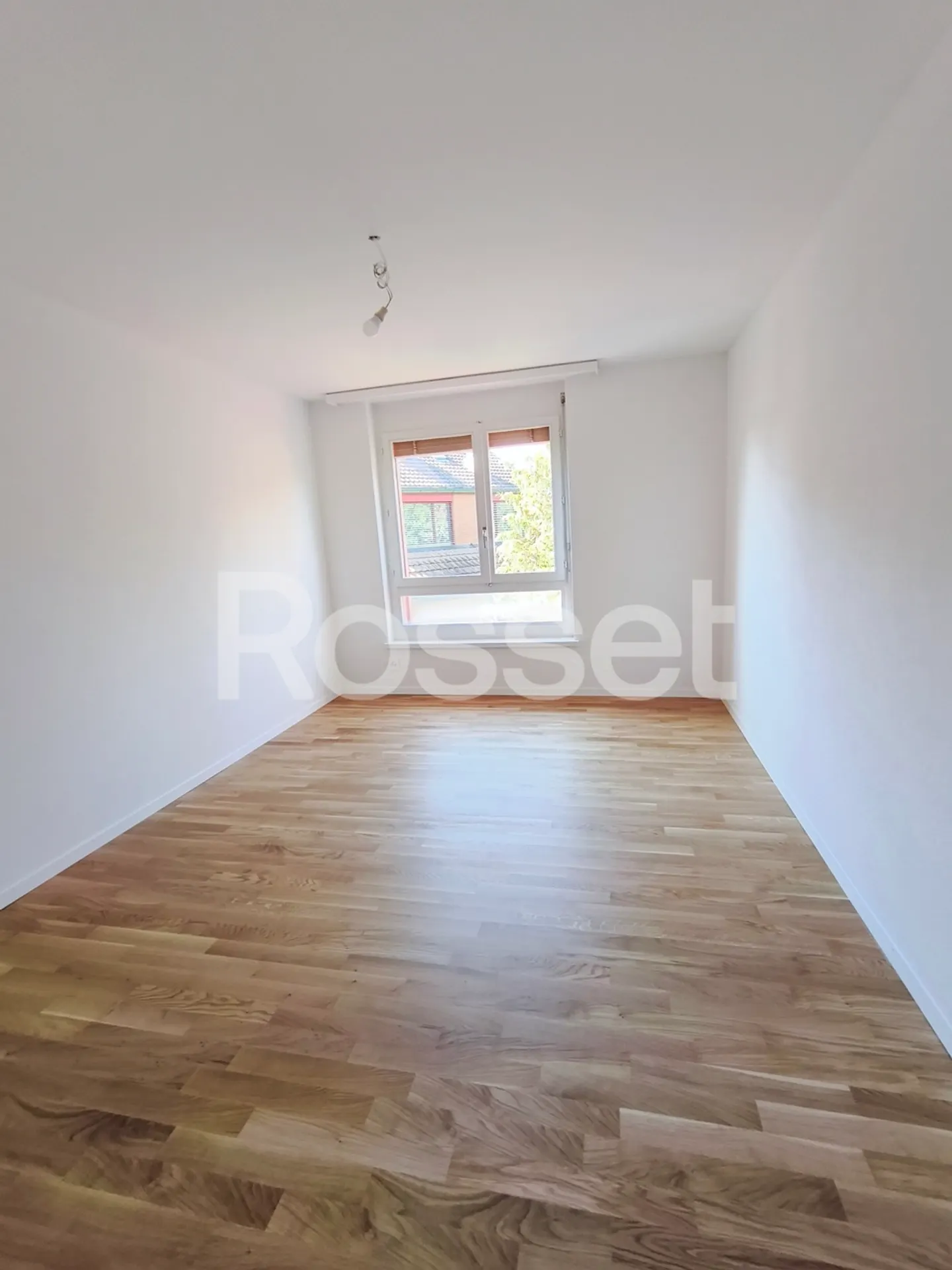 Beautiful renovated 4.5-room apartment on the 2nd floor - Photo 6 of 10
