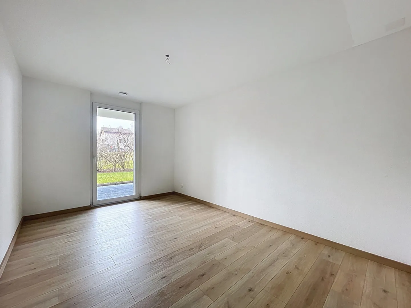 Charming Garden Apartment - Photo 6 of 12