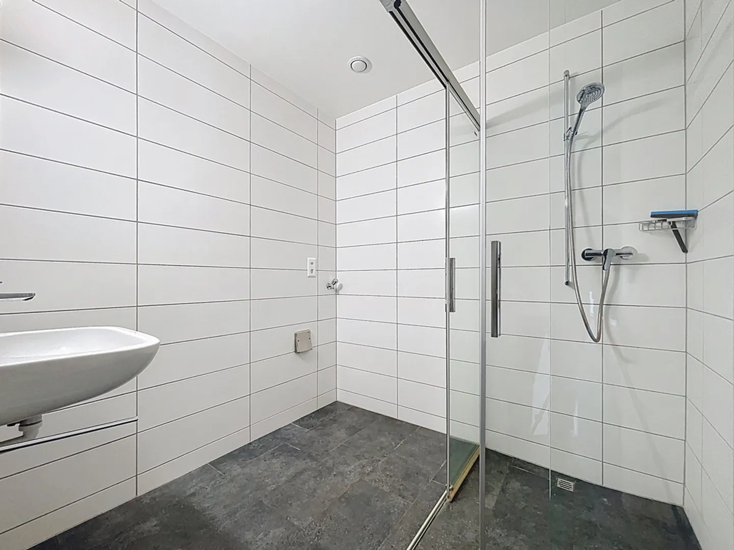 Charming Garden Apartment - Photo 10 of 12