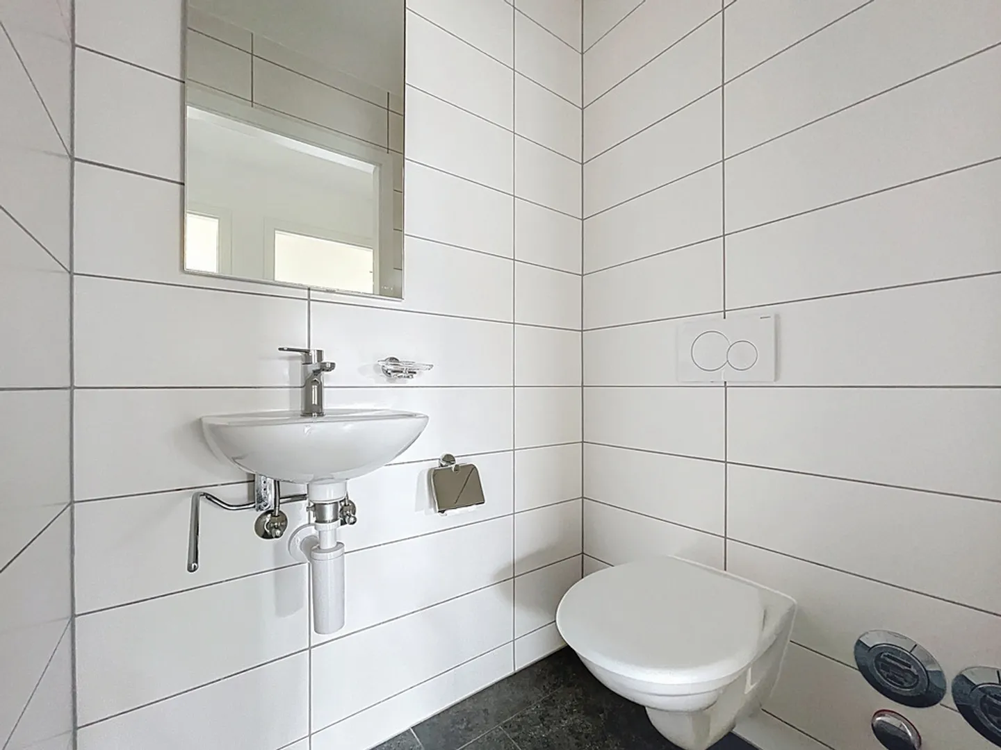 Charming Garden Apartment - Photo 11 of 12