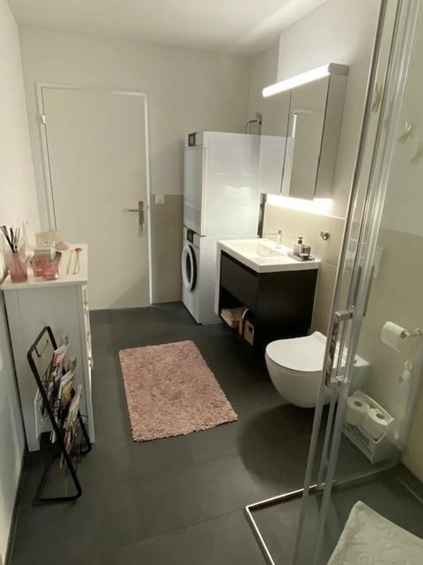 Moderno appartamento di 2,5 stanze in un quartiere centrale a Bülach - Foto 3 di 7